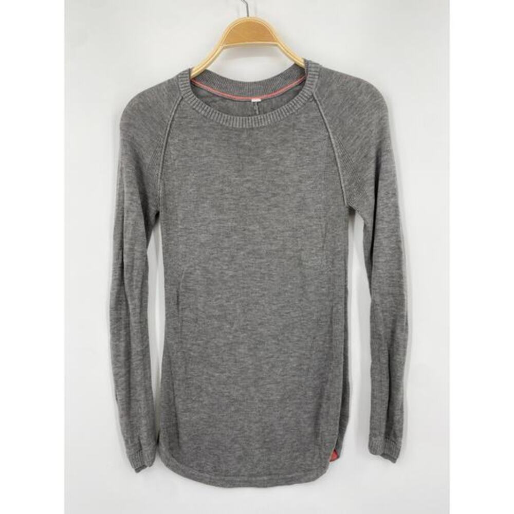 Lululemon gray‎ thumbhole crew sweater